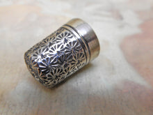 Load image into Gallery viewer, Dorcas-a steel lined silver thimble. c1920
