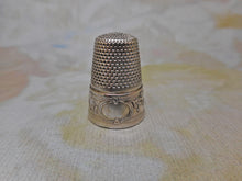 Load image into Gallery viewer, A French silver thimble. c1890-1900
