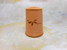 Load image into Gallery viewer, A blush ivory Worcester porcelain thimble painted with a redstart. c1870.
