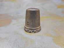 Load image into Gallery viewer, A German silver thimble with patterned rim. c1920
