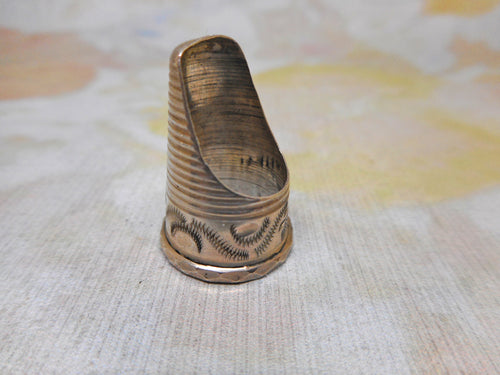 A silver thimble guard. English.  c1850
