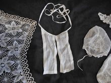Load image into Gallery viewer, A mixed lot of Edwardian lace / crochet items. c1910.
