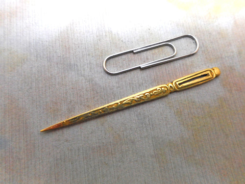 A French silver gilt bodkin / ribbon threader c1830.
