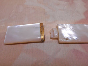 SOLD……A mother of pearl 'Palais Royal' bodkin / needle case. French c1800-1830