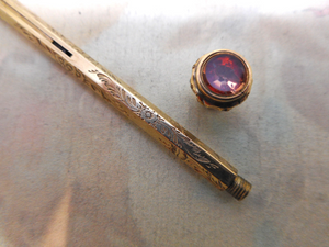 SOLD....... 9 carat gold propelling pencil. c1890