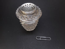 Charger l'image dans la galerie, A Georgian steel netting clamp. c1800
