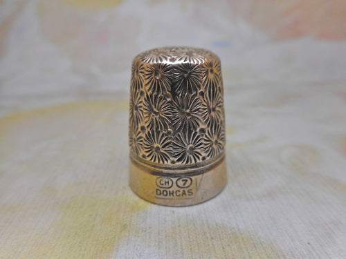 A Charles Horner 'Dorcas' thimble. Adult size 6.
