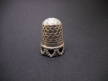 Load image into Gallery viewer, A decorative silver thimble. Chester 1907
