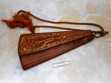 Load image into Gallery viewer, A tooled leather &#39;fan&#39; shaped purse. Polish spa town. c1900
