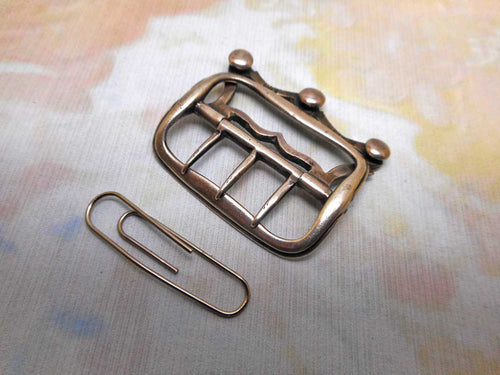 A small Georgian silver stock buckle. Maker RC.