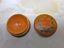 Load image into Gallery viewer, A small Mauchline Ware salve pot. Christmas theme. &#39;Compliments of the Season&#39;.
