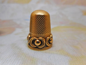 SOLD……A decorative 9ct gold thimble. c1870