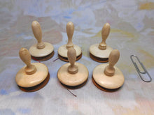 Load image into Gallery viewer, 6 small Georgian thread holders in bone and wood. c1780-1800

