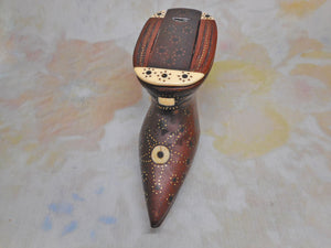 A mahogany shoe shaped snuff box with mutton bone inlay. c1870