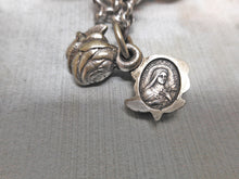 Load image into Gallery viewer, A child&#39;s vintage silver charm bracelet. French. 20th century.
