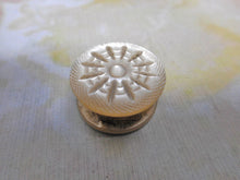 Load image into Gallery viewer, A pretty mother of pearl disc thread waxer. c 1850
