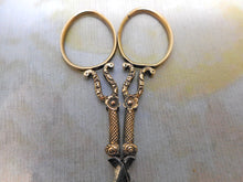 Load image into Gallery viewer, A pair of gold handled scissors and sheath. English c 1830. a/f
