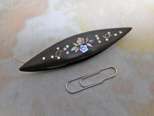 Load image into Gallery viewer, A horn pique tatting shuttle. c 1860.
