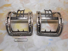 Charger l&#39;image dans la galerie, Paire de boucles de chaussures en argent de style géorgien. Vers 1790

