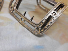 Charger l&#39;image dans la galerie, Paire de boucles de chaussures en argent de style géorgien. Vers 1790
