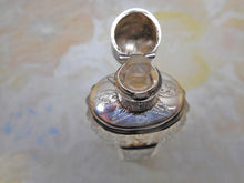 Load image into Gallery viewer, A Dutch silver mounted scent bottle. Late 19th century.
