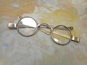 Paire de lunettes en argent. Londres, 1820.