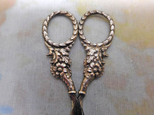 Load image into Gallery viewer, Georgian silver handled scissors and sheath. c1835
