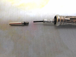 Stylo/crayon en argent sterling gravé. Vers 1890