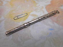 Charger l&#39;image dans la galerie, Stylo/crayon en argent sterling gravé. Vers 1890
