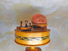 Charger l&#39;image dans la galerie, A Georgian multi purpose sewing clamp. c1800
