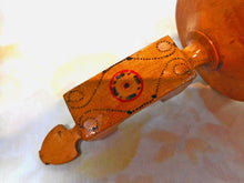 Charger l&#39;image dans la galerie, A Georgian multi purpose sewing clamp. c1800
