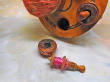 Charger l&#39;image dans la galerie, A Georgian multi purpose sewing clamp. c1800
