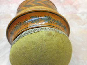 A large Painted Tunbridge Ware pin cushion clamp with integral box. c1820
