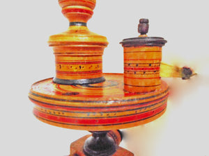 Pince à coudre polyvalente géorgienne. Vers 1800. Céramique peinte de Tunbridge.