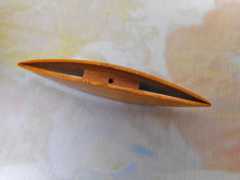 Charger l&#39;image dans la galerie, VENDU......Une navette en frivolité Mauchline Ware - Le Petit Chaperon rouge. C1860
