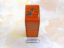 Charger l&#39;image dans la galerie, A rare needle packet box. Mauchline Ware . Loch Leven Castle.
