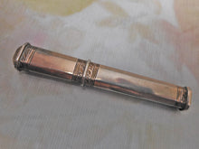 Charger l&#39;image dans la galerie, Un ancien étui à poinçons en argent doré français. 1798-1809.
