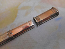 Charger l&#39;image dans la galerie, Un ancien étui à poinçons en argent doré français. 1798-1809.
