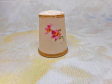 Load image into Gallery viewer, A Worcester porcelain thimble of a finch. Purple stamp inside. c1913
