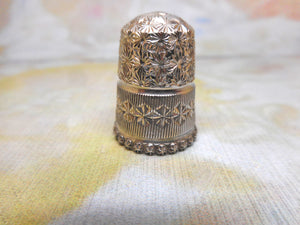 SOLD…….An attractive silver thimble. Chester 1912. Charles Horner.