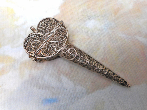 An early 18th century silver filigree scissor case. c1770