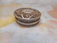 Load image into Gallery viewer, A little Georgian silver filigree box. Maker&#39;s mark. IT. c1815
