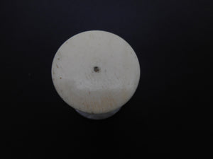 An engraved mother of pearl reel / spool. c1840