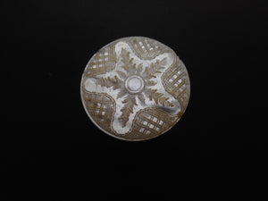 An engraved mother of pearl reel / spool. c1840