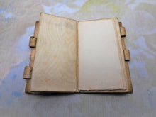 Load image into Gallery viewer, SOLD………A Palais Royal note book with inlaid 'pansy' motif. c1800
