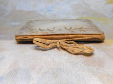 Load image into Gallery viewer, SOLD………A Palais Royal note book with inlaid 'pansy' motif. c1800
