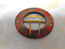 Laden Sie das Bild in den Galerie-Viewer, Eine Gürtelschnalle aus Tartan Ware. ca. 1870
