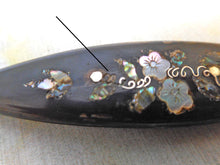 Load image into Gallery viewer, A horn tatting shuttle with inlaid decoration. c1870
