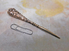 Charger l'image dans la galerie, A silver handled stiletto / awl. c1840
