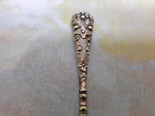 Charger l'image dans la galerie, Un stylet / poinçon à manche en argent. vers 1840
